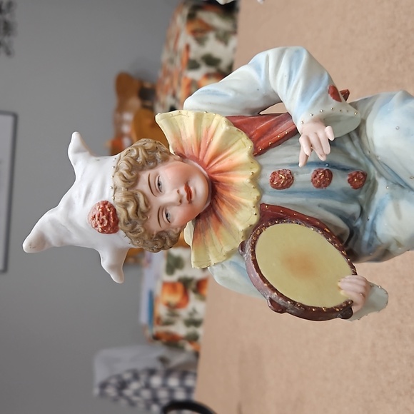 2 Elizabethan Era Musician Statues!!! - Picture 7 of 14